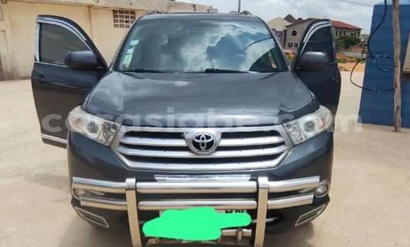 Acheter Occasion Voiture Toyota Highlander Gris à Lomé, Togo Acheter Occasion Voiture Toyota Highlander Gris à Lomé, Togo