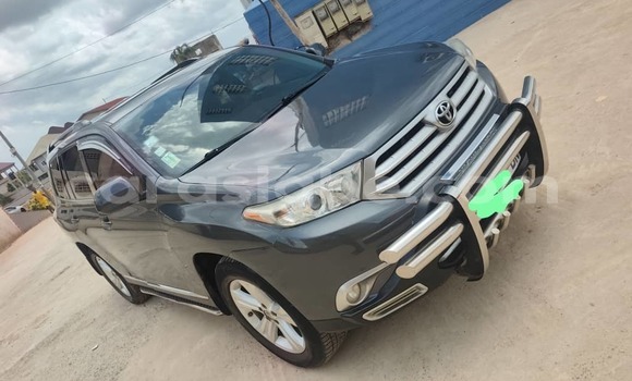 Acheter Occasion Voiture Toyota Highlander Gris à Lomé, Togo Acheter Occasion Voiture Toyota Highlander Gris à Lomé, Togo
