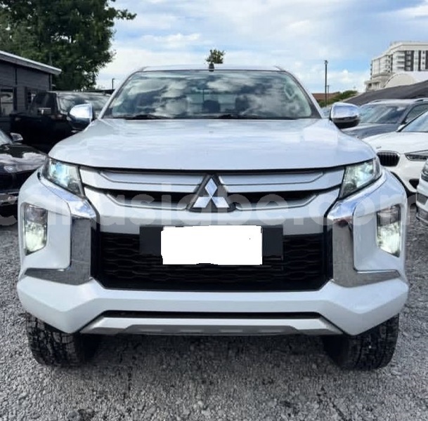 Big with watermark mitsubishi l200 maritime lome 11192