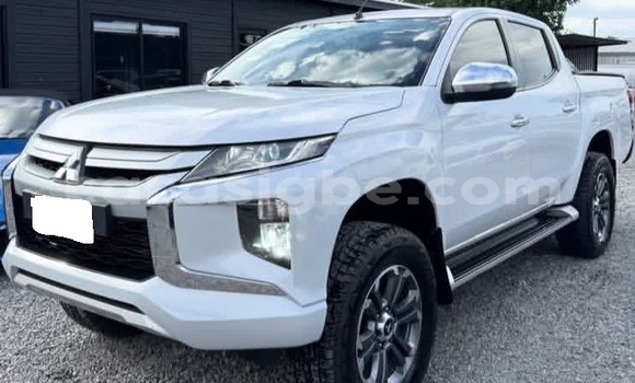 Acheter Occasion Voiture Mitsubishi L200 Blanc à Lomé, Maritime Acheter Occasion Voiture Mitsubishi L200 Blanc à Lomé, Maritime