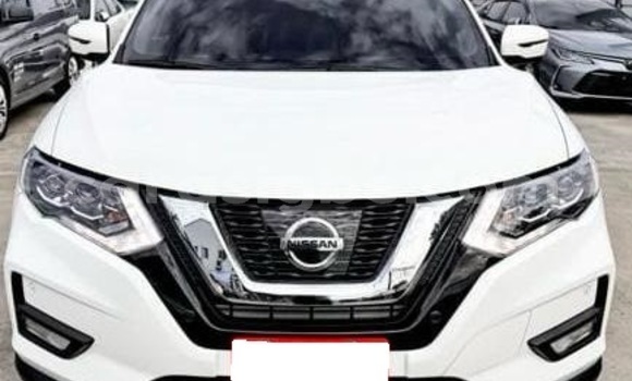 Acheter Occasion Voiture Nissan X–Trail Blanc à Lome, West africa Acheter Occasion Voiture Nissan X–Trail Blanc à Lome, West africa