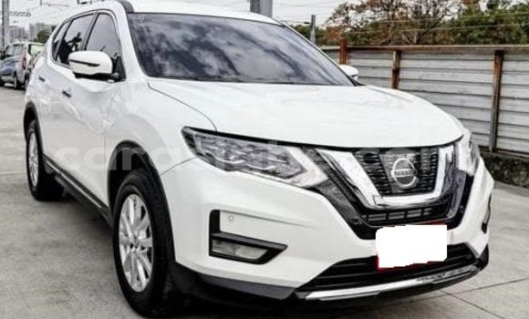 Acheter Occasion Voiture Nissan X–Trail Blanc à Lome, West africa Acheter Occasion Voiture Nissan X–Trail Blanc à Lome, West africa