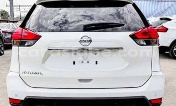 Acheter Occasion Voiture Nissan X–Trail Blanc à Lome, West africa Acheter Occasion Voiture Nissan X–Trail Blanc à Lome, West africa