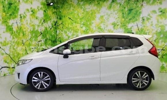 Acheter Occasion Voiture Honda FIT Blanc à Lomé, Maritime Acheter Occasion Voiture Honda FIT Blanc à Lomé, Maritime