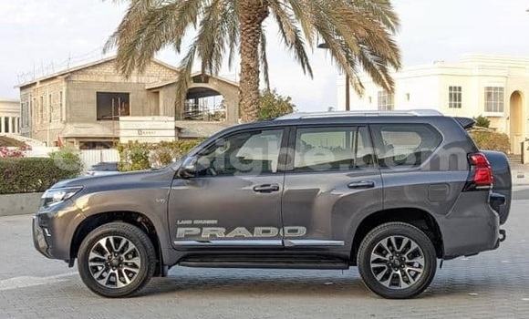 Acheter Occasion Voiture Toyota Land Cruiser Prado Blanc à Lomé, Maritime Acheter Occasion Voiture Toyota Land Cruiser Prado Blanc à Lomé, Maritime