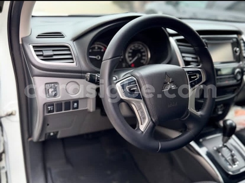 Big with watermark mitsubishi l200 maritime lome 11261