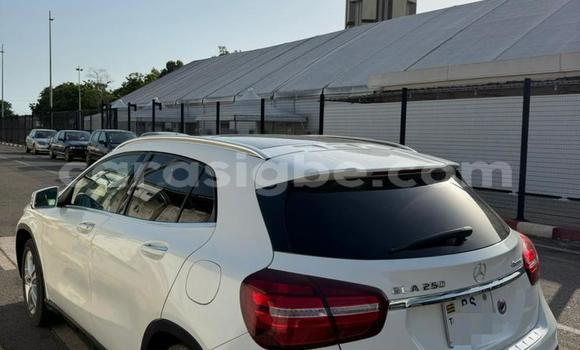 Acheter Occasion Voiture Mercedes‒Benz GLA-klasse Blanc à Lomé, Maritime Acheter Occasion Voiture Mercedes‒Benz GLA-klasse Blanc à Lomé, Maritime