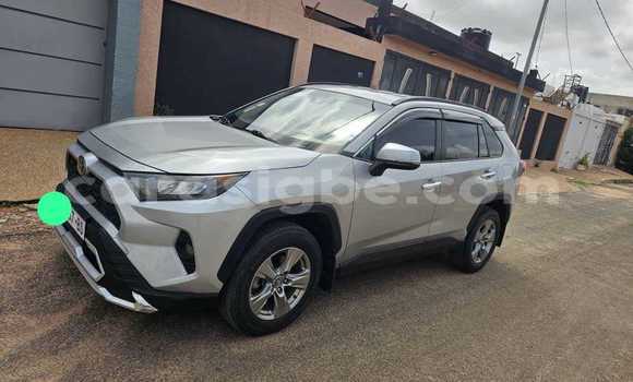 Acheter Occasion Voiture Toyota RAV4 Blanc à Lomé, Maritime