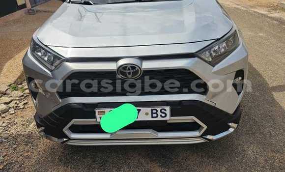 Acheter Occasion Voiture Toyota RAV4 Blanc à Lomé, Maritime Acheter Occasion Voiture Toyota RAV4 Blanc à Lomé, Maritime