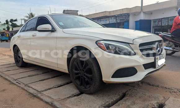 Acheter Occasion Voiture Mercedes-Benz C-Classe Blanc à Lomé, Togo Acheter Occasion Voiture Mercedes-Benz C-Classe Blanc à Lomé, Togo