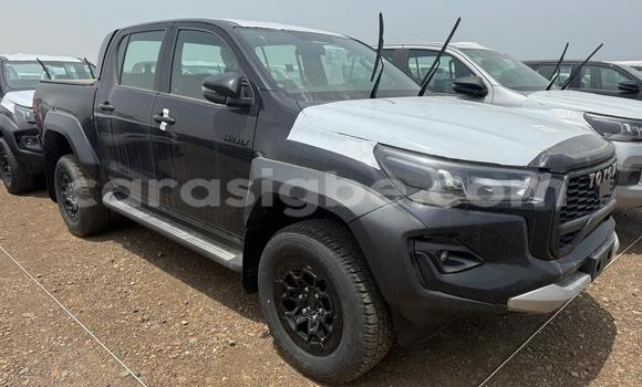 Acheter Import Voiture Toyota Hilux Noir à Lomé, Togo Acheter Import Voiture Toyota Hilux Noir à Lomé, Togo