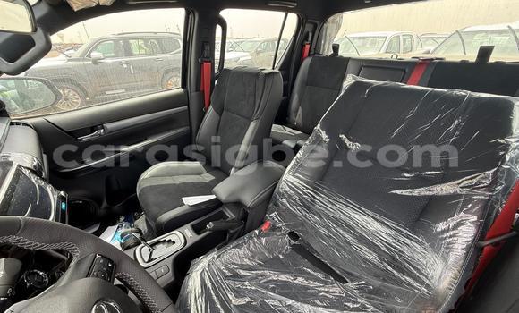 Acheter Import Voiture Toyota Hilux Noir à Lomé, Togo Acheter Import Voiture Toyota Hilux Noir à Lomé, Togo