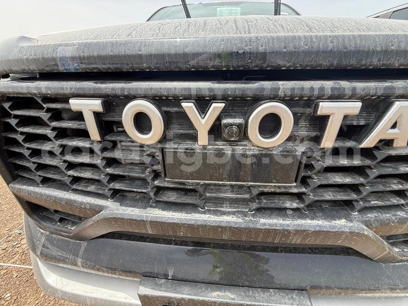 Big with watermark toyota hilux togo lome 11290