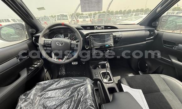 Acheter Import Voiture Toyota Hilux Noir à Lomé, Togo Acheter Import Voiture Toyota Hilux Noir à Lomé, Togo