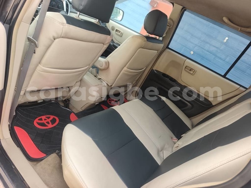 Big with watermark toyota highlander west africa lome 11292
