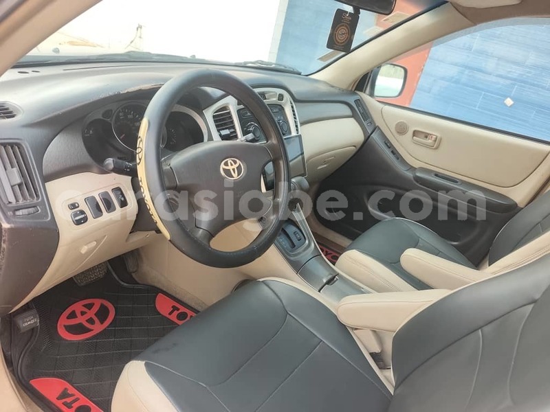 Big with watermark toyota highlander west africa lome 11292