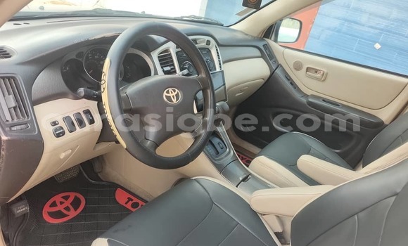 Acheter Occasion Voiture Toyota Highlander Gris à Lome, West africa Acheter Occasion Voiture Toyota Highlander Gris à Lome, West africa