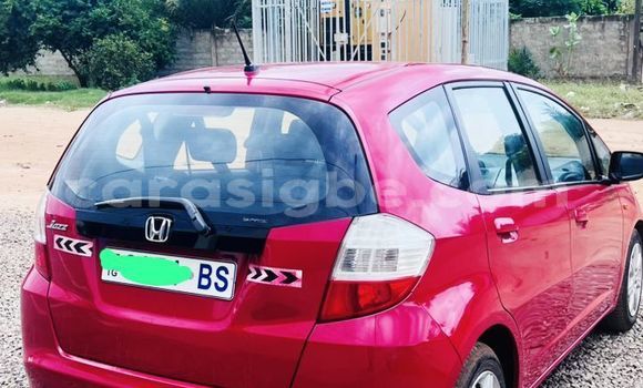 Acheter Occasion Voiture Honda Jazz Rouge à Lome, West africa Acheter Occasion Voiture Honda Jazz Rouge à Lome, West africa