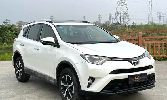 Acheter Occasion Voiture Toyota RAV4 Blanc à Lomé, Maritime Acheter Occasion Voiture Toyota RAV4 Blanc à Lomé, Maritime