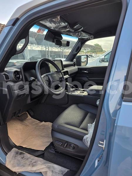Big with watermark toyota land cruiser prado togo lome 11300
