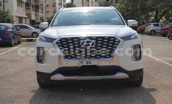 Acheter Occasion Voiture Hyundai Trajet Blanc à Lomé, Maritime