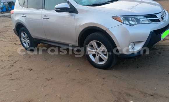 Acheter Occasion Voiture Toyota RAV4 Blanc à Lomé, Maritime