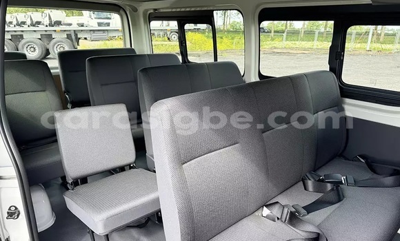 Acheter Occasion Voiture Toyota Hiace Blanc à Kpalime, Plateaux Acheter Occasion Voiture Toyota Hiace Blanc à Kpalime, Plateaux