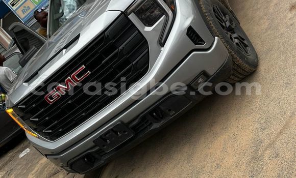 Acheter Import Voiture GMC Sierra Marron à Lomé, Togo Acheter Import Voiture GMC Sierra Marron à Lomé, Togo