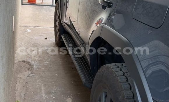 Acheter Occasion Voiture Toyota Land Cruiser Prado Beige à Lomé, Togo Acheter Occasion Voiture Toyota Land Cruiser Prado Beige à Lomé, Togo