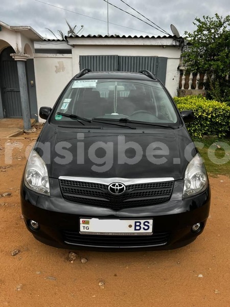 Big with watermark toyota corolla verso maritime lome 11352