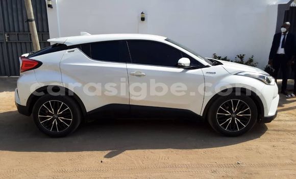 Acheter Occasion Voiture Toyota C-HR Blanc à Lomé, Maritime Acheter Occasion Voiture Toyota C-HR Blanc à Lomé, Maritime