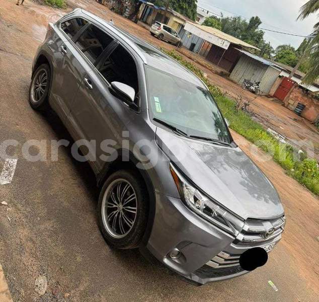 Big with watermark toyota highlander maritime lome 11372