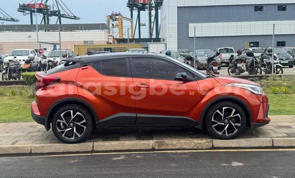 Acheter Occasion Voiture Toyota C-HR Rouge à Lomé, Maritime Acheter Occasion Voiture Toyota C-HR Rouge à Lomé, Maritime