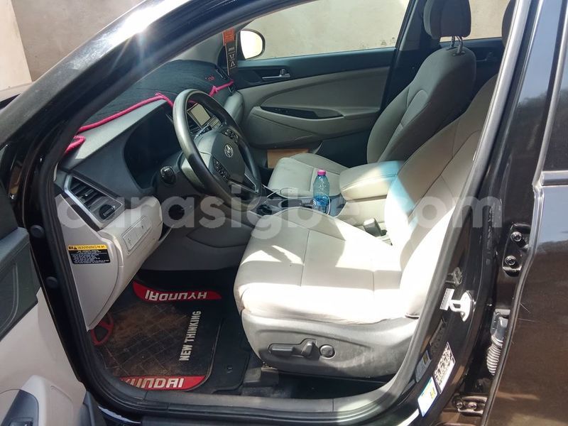 Big with watermark toyota c hr maritime lome 11380
