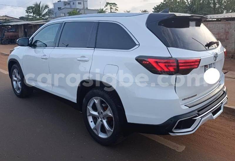 Big with watermark toyota highlander maritime lome 11394