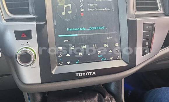 Buy Used Toyota Highlander White Car in Lome in Maritime Buy Used Toyota Highlander White Car in Lome in Maritime