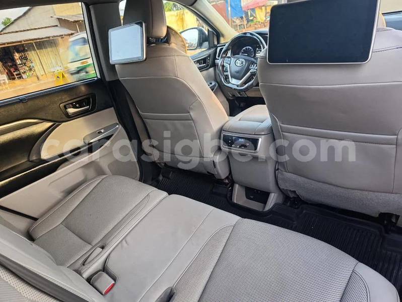 Big with watermark toyota highlander maritime lome 11394