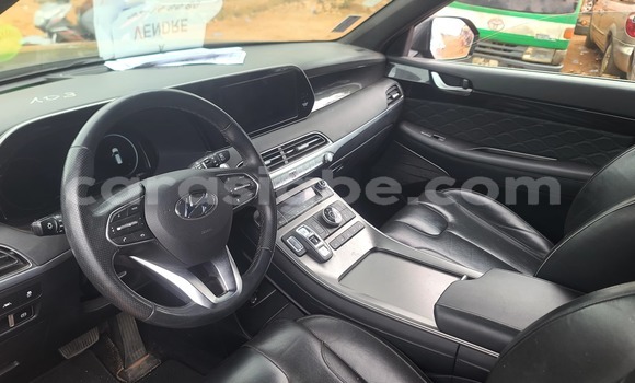 Buy Used Hyundai Grandeur Silver Car in Lome in Maritime Buy Used Hyundai Grandeur Silver Car in Lome in Maritime
