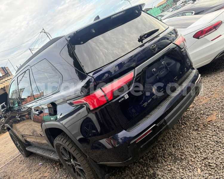 Big with watermark toyota sequoia togo lome 11430