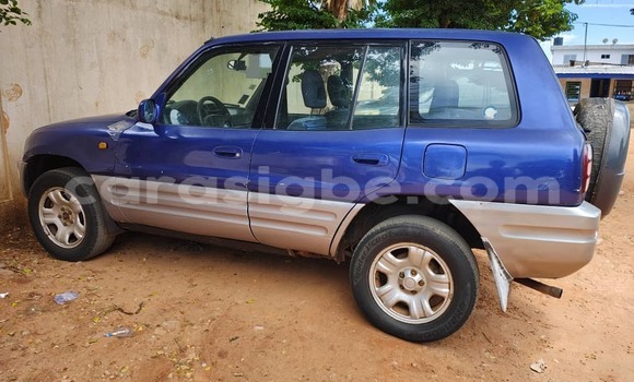 Acheter Occasion Voiture Toyota RAV4 Bleu à Lomé, Maritime Acheter Occasion Voiture Toyota RAV4 Bleu à Lomé, Maritime