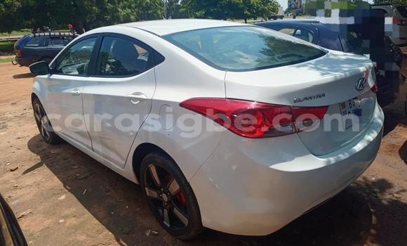 Acheter Occasion Voiture Hyundai Elantra Blanc à Lomé, Maritime