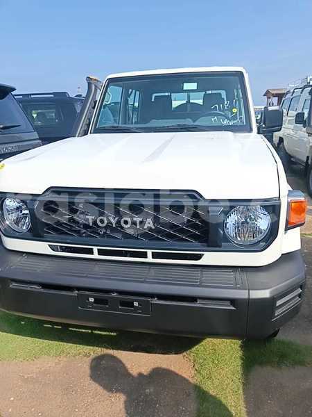 Big with watermark toyota land cruiser togo lome 11448