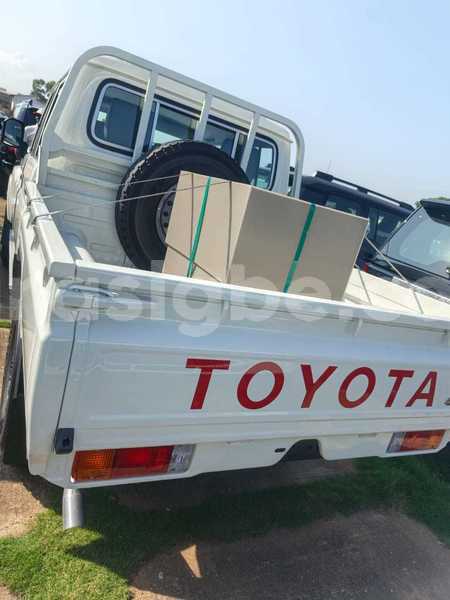 Big with watermark toyota land cruiser togo lome 11448