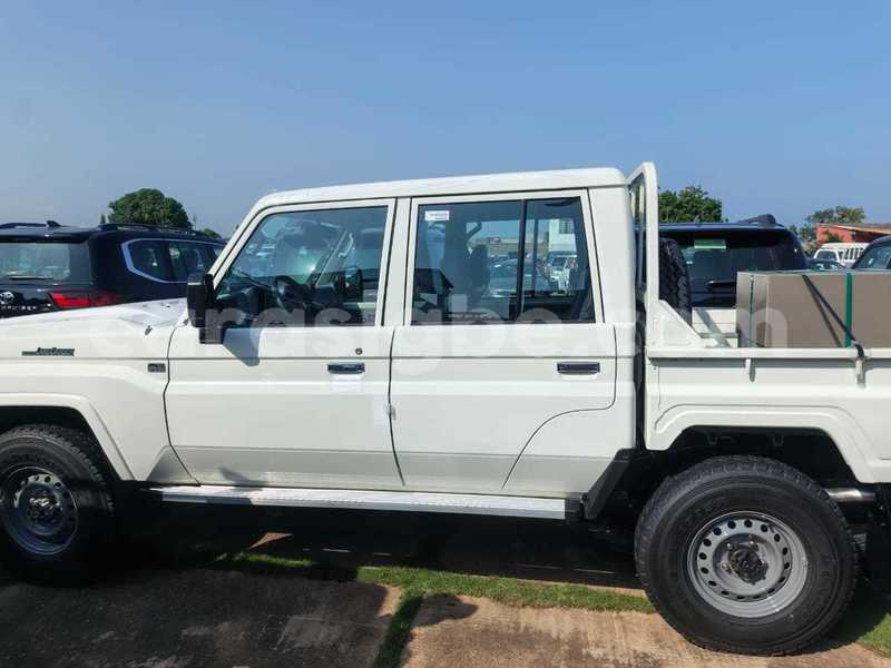 Big with watermark toyota land cruiser togo lome 11448
