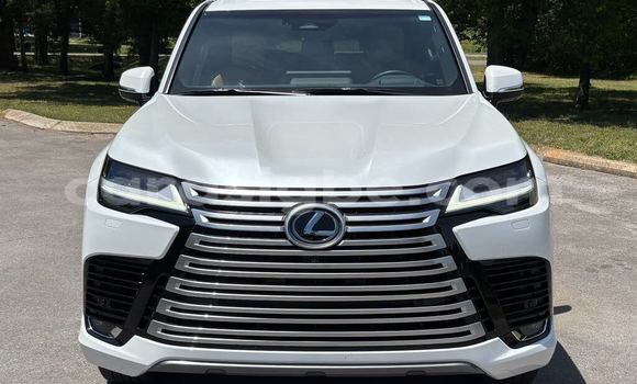 Acheter Occasion Voiture Lexus LX Blanc à Lome, West africa Acheter Occasion Voiture Lexus LX Blanc à Lome, West africa