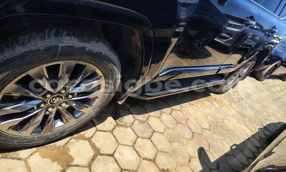 Acheter Neuf Voiture Toyota Land Cruiser Bleu à Lomé, Togo Acheter Neuf Voiture Toyota Land Cruiser Bleu à Lomé, Togo