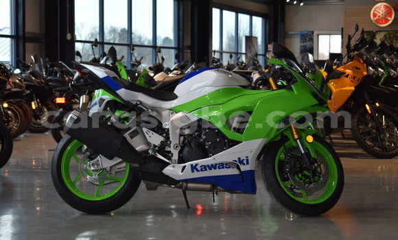 Buy New Yamaha TMAX Black Bike in Agbelouve in Maritime Buy New Yamaha TMAX Black Bike in Agbelouve in Maritime