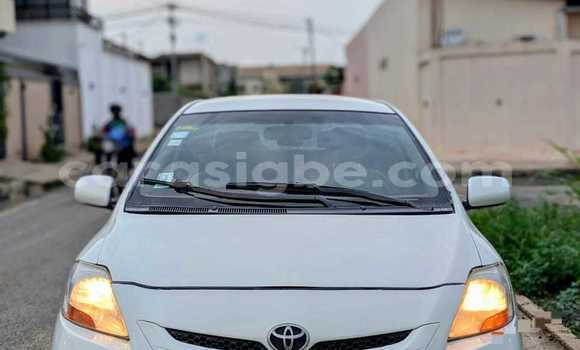 Acheter Occasion Voiture Toyota Yaris Blanc à Lomé, Maritime