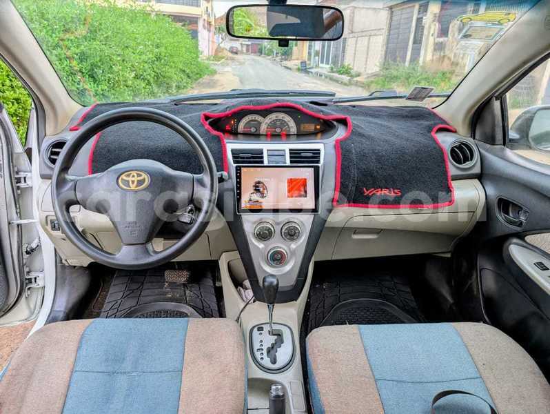 Big with watermark toyota yaris maritime lome 11484