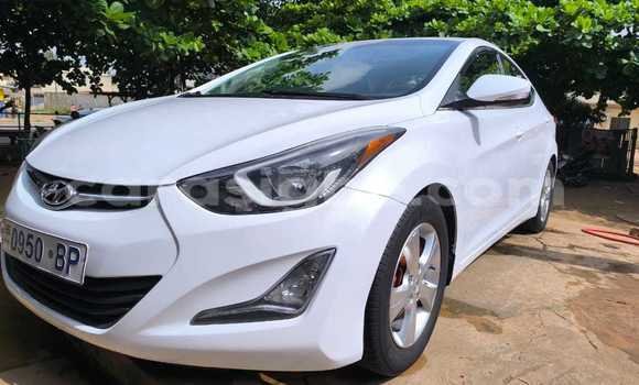 Acheter Occasion Voiture Hyundai Elantra Blanc à Lomé, Maritime